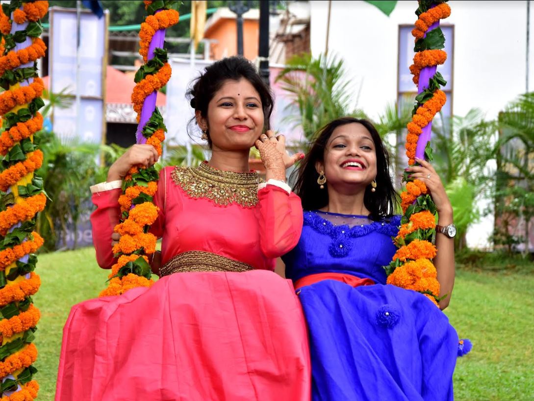 girls celebrating raja