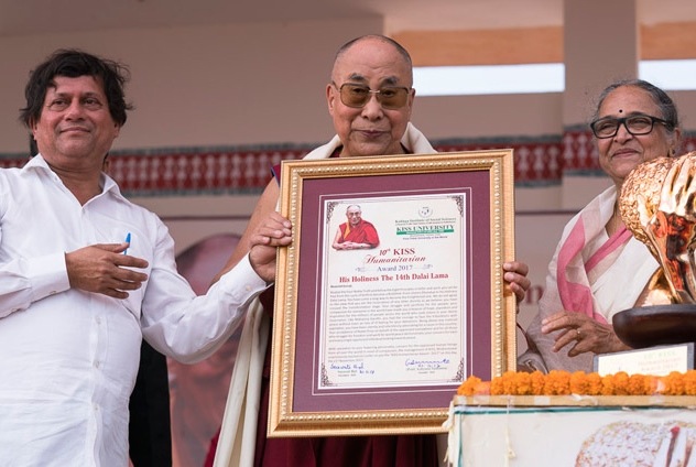 Dalai Lama_humanitarian award_KISS
