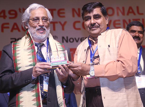 prof.-Sahasrabudhe-and-prof.-Amit-Banerjee