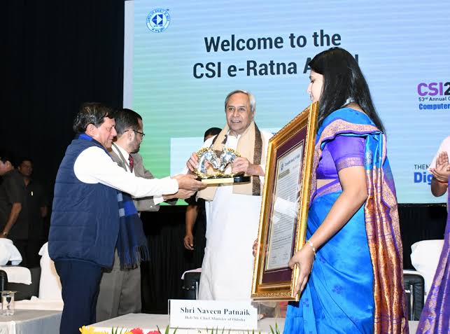 CM receives CSI E-Ratna Award